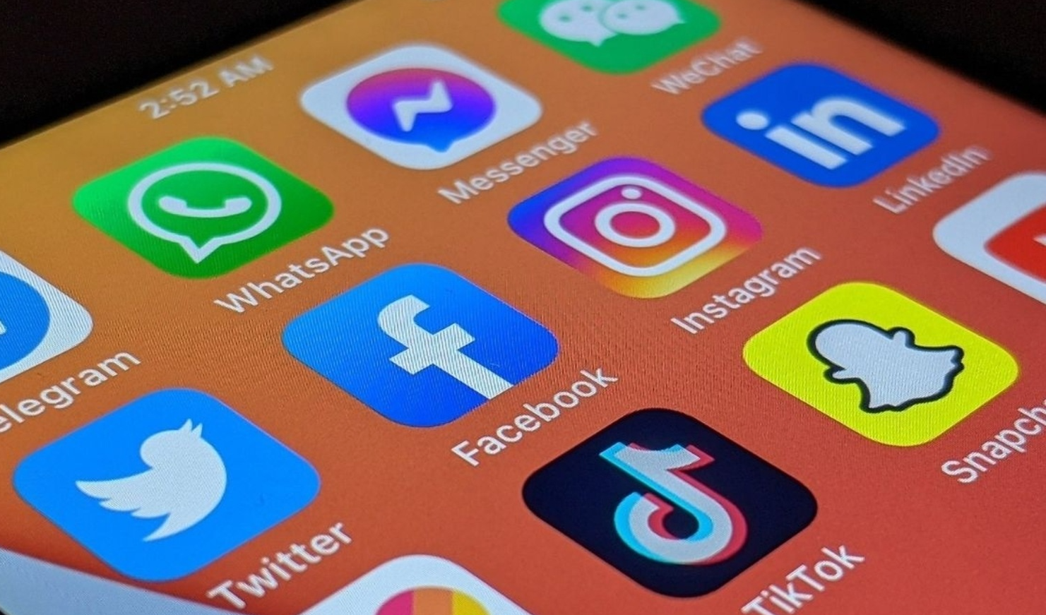 whatsapp telegram new rules : వాట్సాప్‌–టెలిగ్రామ్‌–సిగ్నల్ వంటి మెసేజింగ్ యాప్‌లపై కేంద్రం నూతన కఠిన నియమాలు; ఫోన్‌లో సిమ్ లేకపోతే యాప్‌లు పనిచేయవు