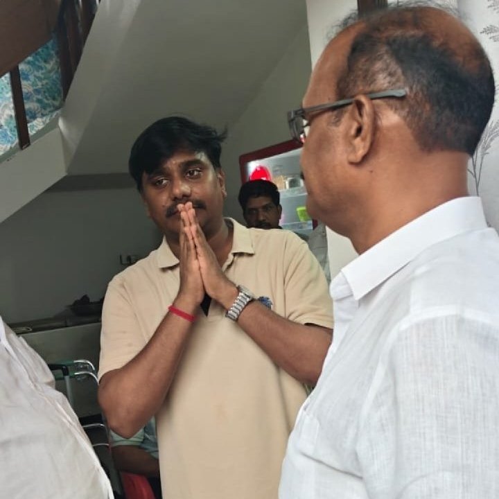 ముద్రగడ భౌతికకాయానికి నివాళి అర్పించిన - జెట్టి