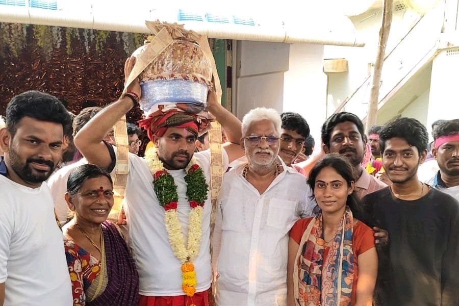 శ్రీ కోదండ రామాలయం వద్ద గణేష్ మండపంలో లడ్డూ రూ.1.30 లక్షలు