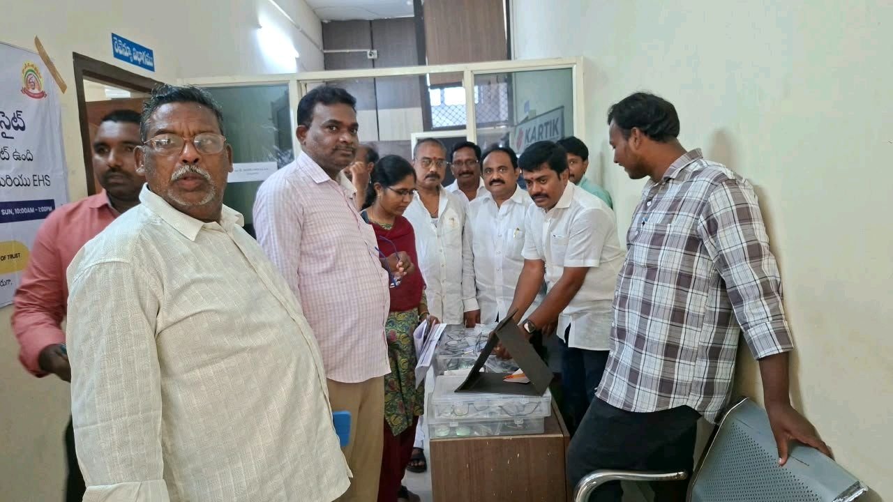 గుడివాడ పురపాలక సంఘంలో మెగా ఉచిత వైద్య శిబిరం