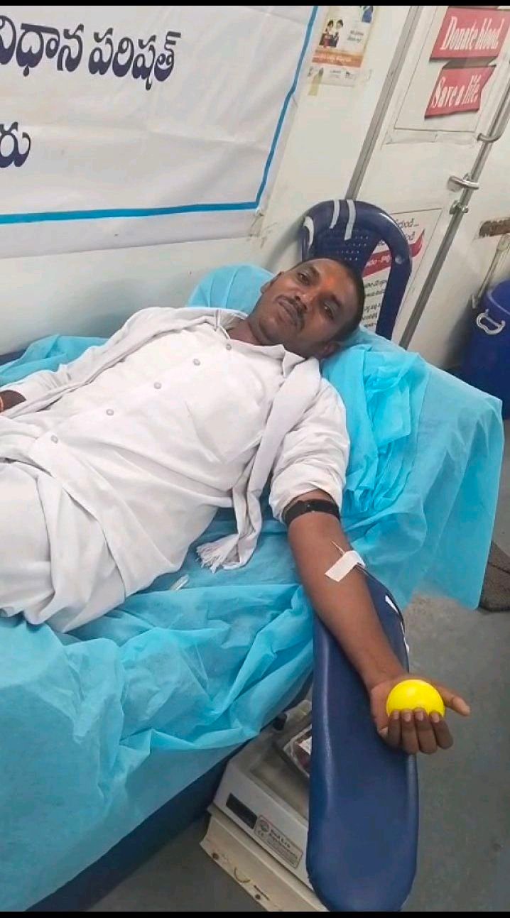 గండి క్షేత్రంలో తుపాకుల ప్రసాద్ గారు రక్తదాన శిబిరాన్ని