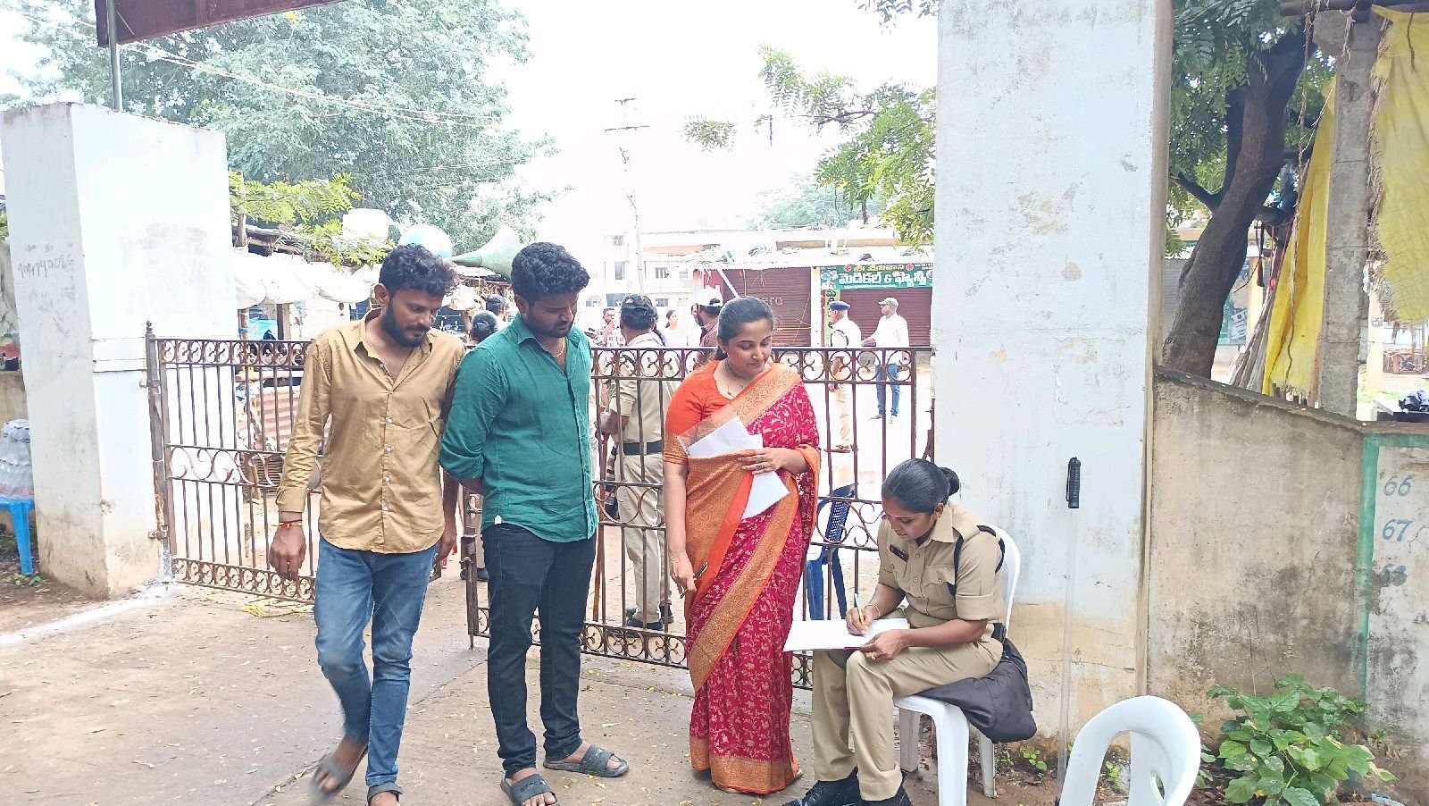 సీతారామపురంలో రెండో రోజు నామినేషన్ల దాఖలు