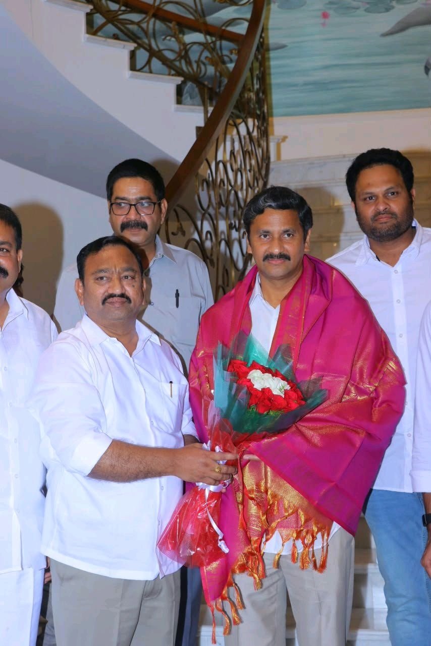 శంకరరావు నివాసంలో డిప్యూటీ చైర్మన్ మాధవరావుకు ఘన సన్మానం