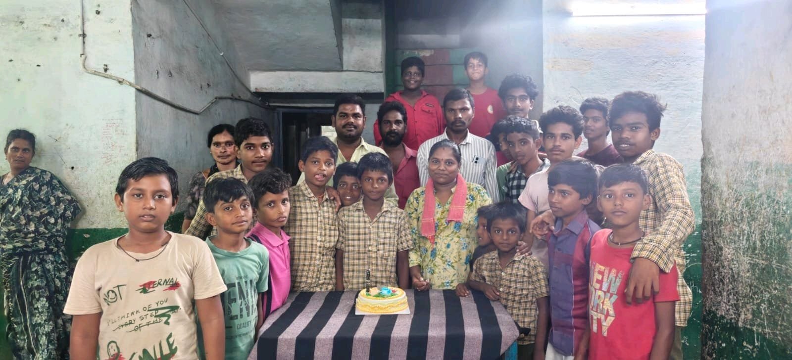 చదలవాడ హరీష్* గారి జన్మదిన వేడుకలు