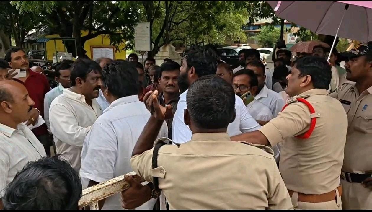 సూళ్లూరుపేటలో నామినేషన్ల వేళ హైడ్రామా