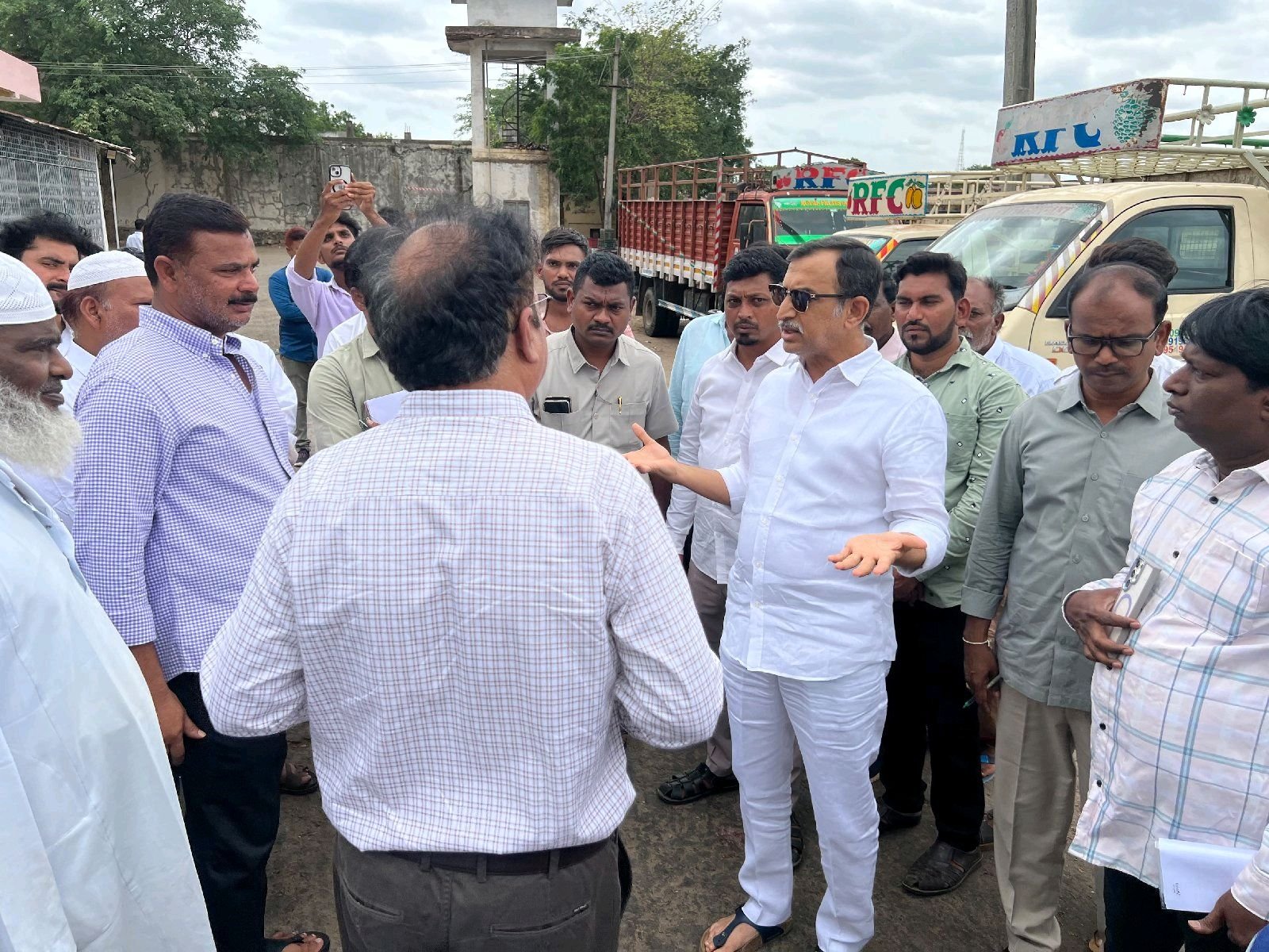 కడప వ్యవసాయ మార్కెట్ కమిటీ సర్వసభ్య సమావేశంలో పాల్గొన్న