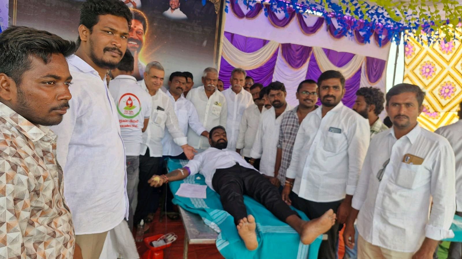 MP అవినాష్ రెడ్డి పుట్టినరోజు  వేడుకలలో రక్తదాన శిబిరం