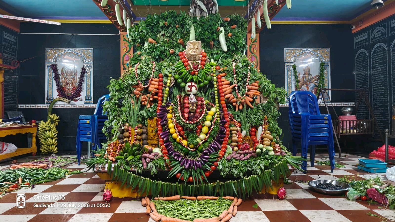 పెదయురికి పాడు గ్రామంలో గంగానమ్మ తల్లికి  శాకంబరి అలంకరణ