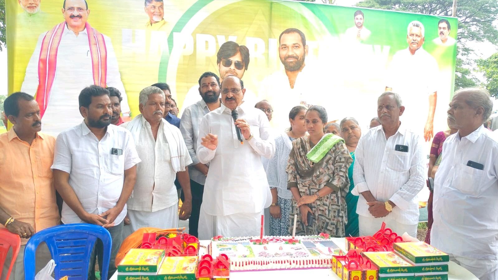 ఘనంగా ఉప ముఖ్యమంత్రి పవన్ కళ్యాణ్ పుట్టినరోజు వేడుకలు