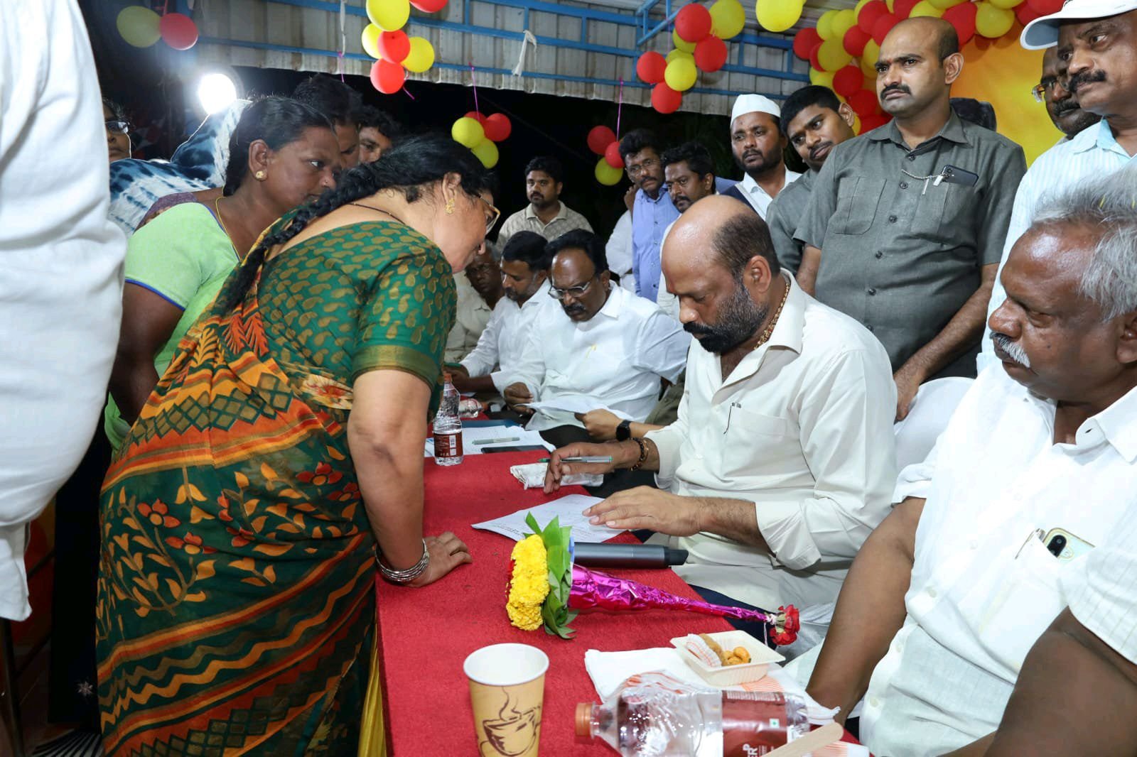 రూ.1.07 కోట్ల సీసీ రోడ్ల ప్రారంభం..!