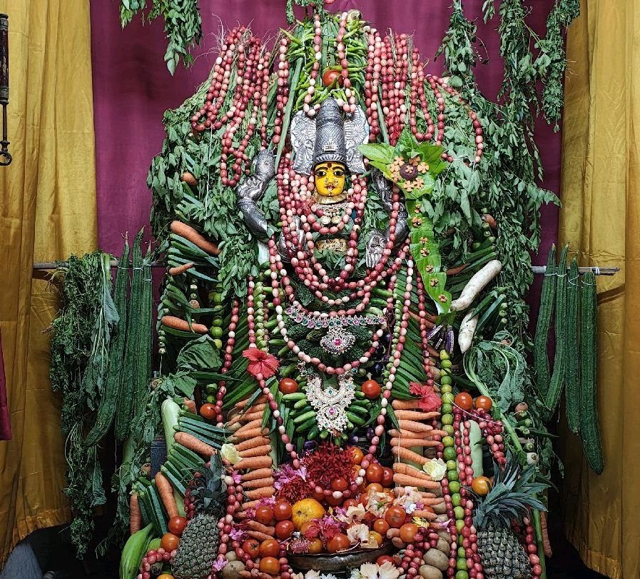 పెదఎరిగిపాడులో శాకంబరి అవతారంలో దర్శనమిచ్చిన అమ్మవారు