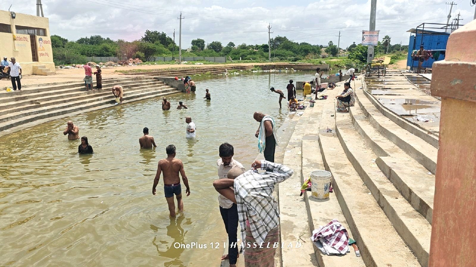 ఊరుకుంద శ్రీ ఈరన్న స్వామి స్నానఘాట్ల లో  భక్తులకు అసౌకర్యం