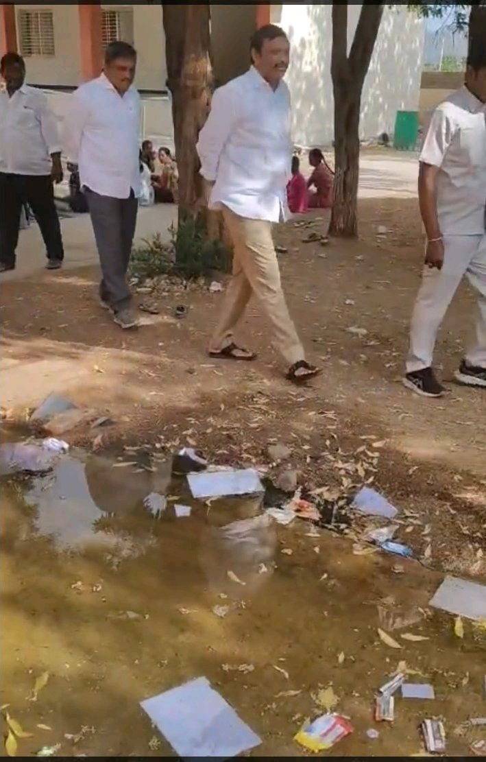కళాశాలను ఆకస్మిక తనిఖీ చేసిన mlc
