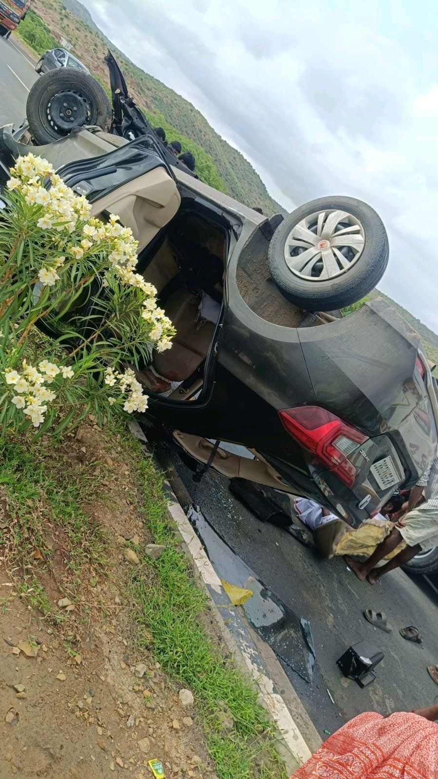 ముద్దునూరు హైవేపై యాక్సిడెంట్