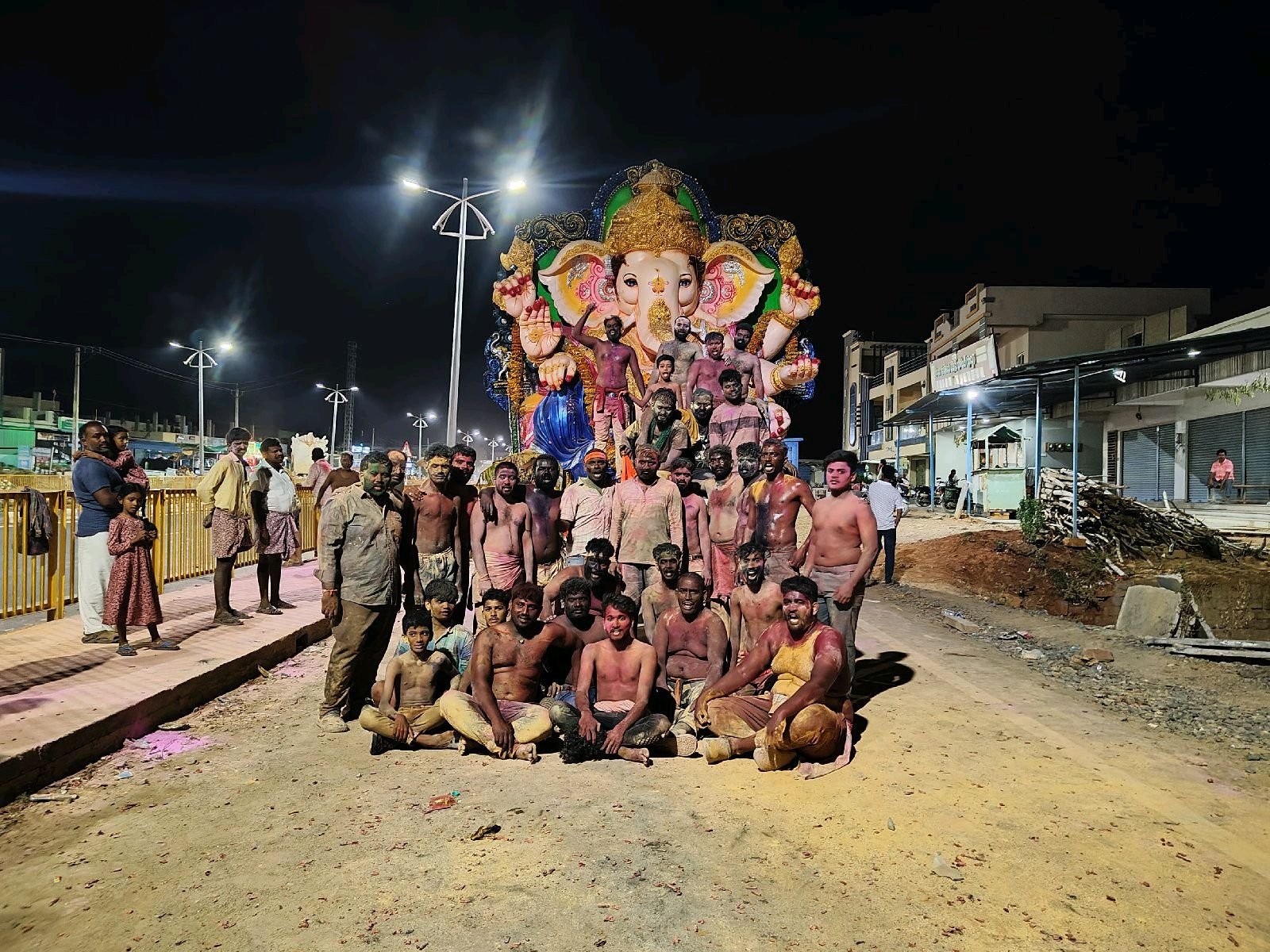 కొండాపురంలో 22 అడుగుల భారీ వినాయకుని నిమర్జనం