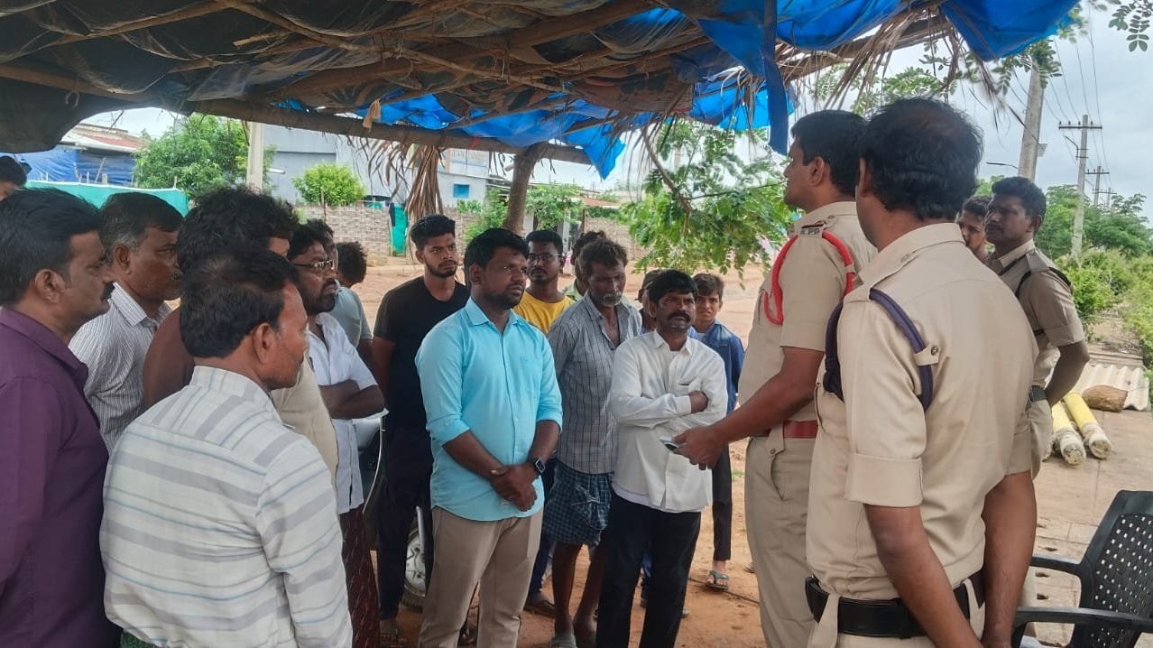 మాదక ద్రవ్యాలకు దూరంగా ఉండాలి.