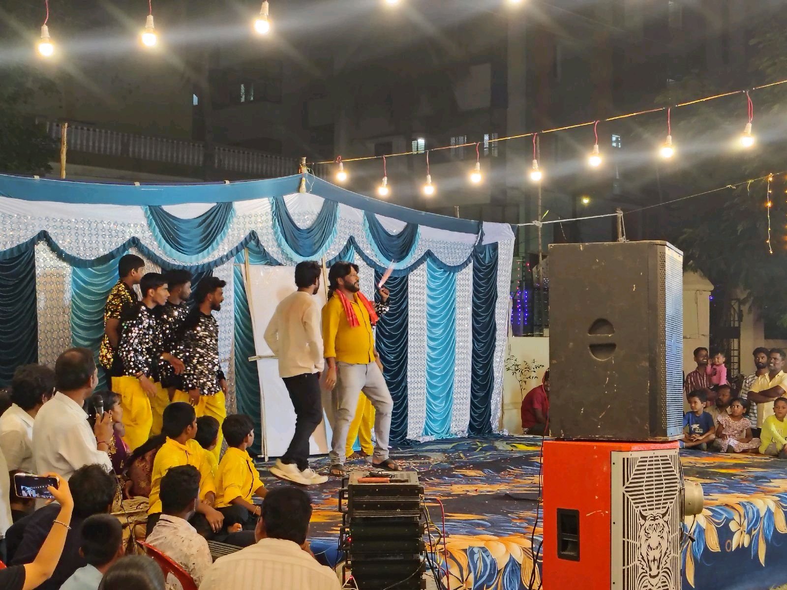 ఆదోని.. సిద్ది వినాయక బృందం ఏర్పాటు చేసిన కార్యక్రమం లో