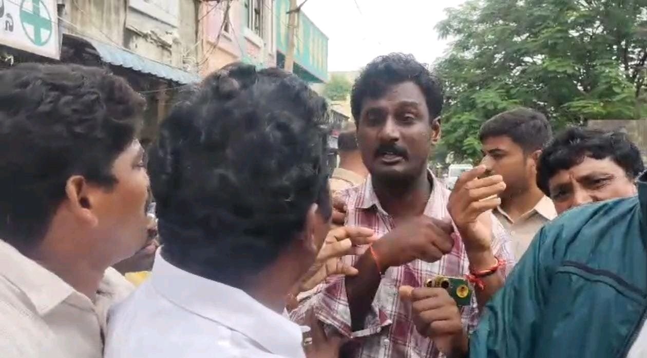 సూళ్లూరుపేటలో నామినేషన్ల వేళ హైడ్రామా