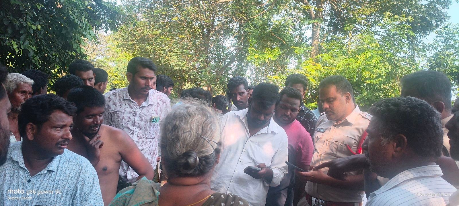శీలం రాంబాబుపై దౌర్జన్యం.. ఇద్దరిపై ఆరోపణలు