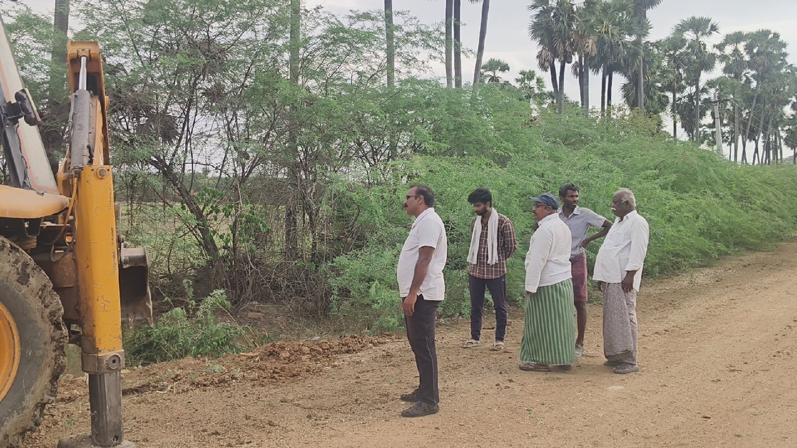 ఎన్ ఆర్ ఐ చండ్ర ఉదయ భాస్కర్  సహకారం తో జంగిల్ క్లియరెన్స్