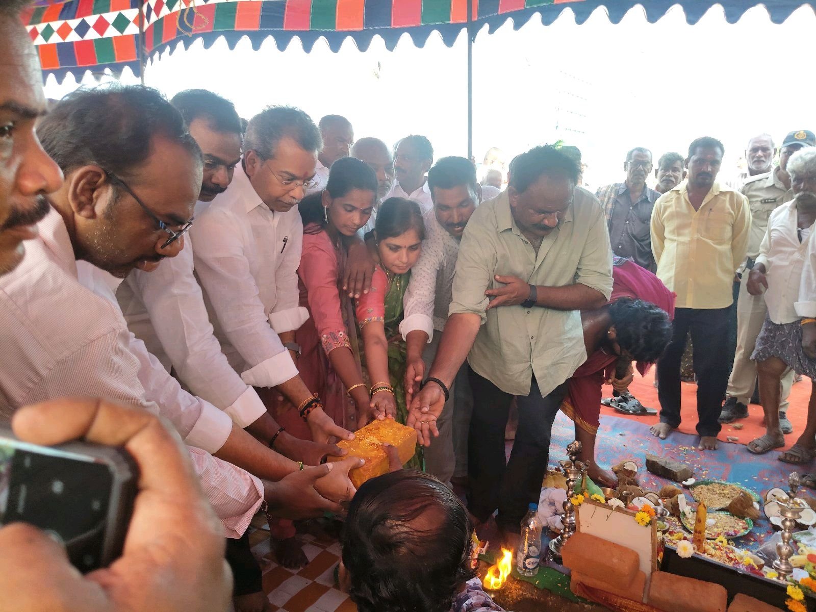 మూలపాడు లో పశువుల ఆసుపత్రికి శంకుస్థాపన - ఎమ్మెల్యే వసంత