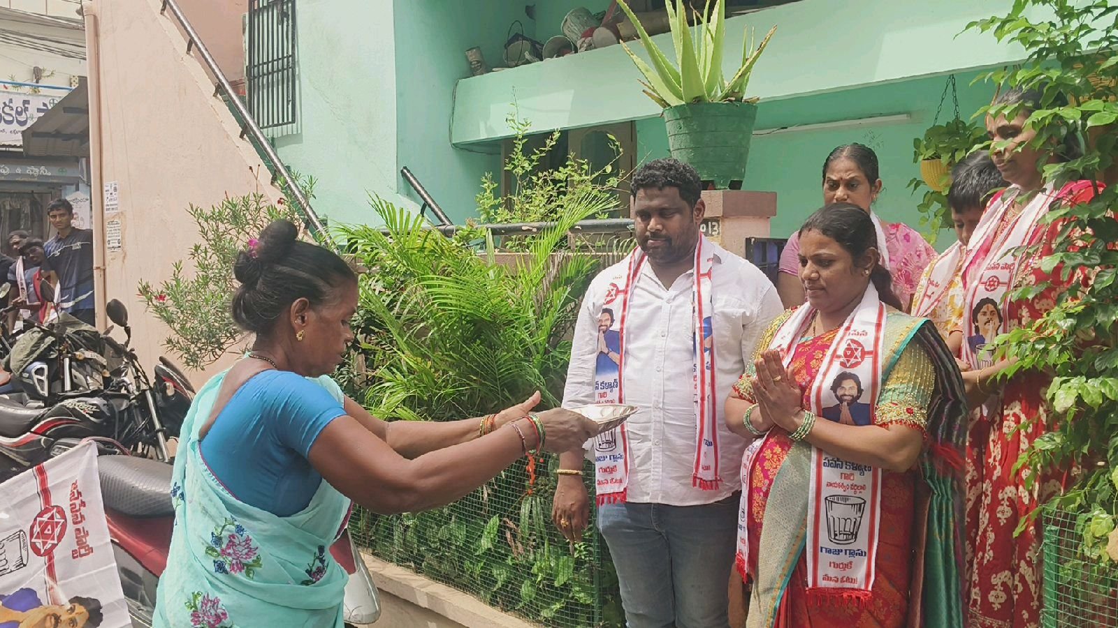వ్యక్తిగత ప్రయోజనాల కోసం జనసేనను సర్వనాశనం చేస్తున్నారు