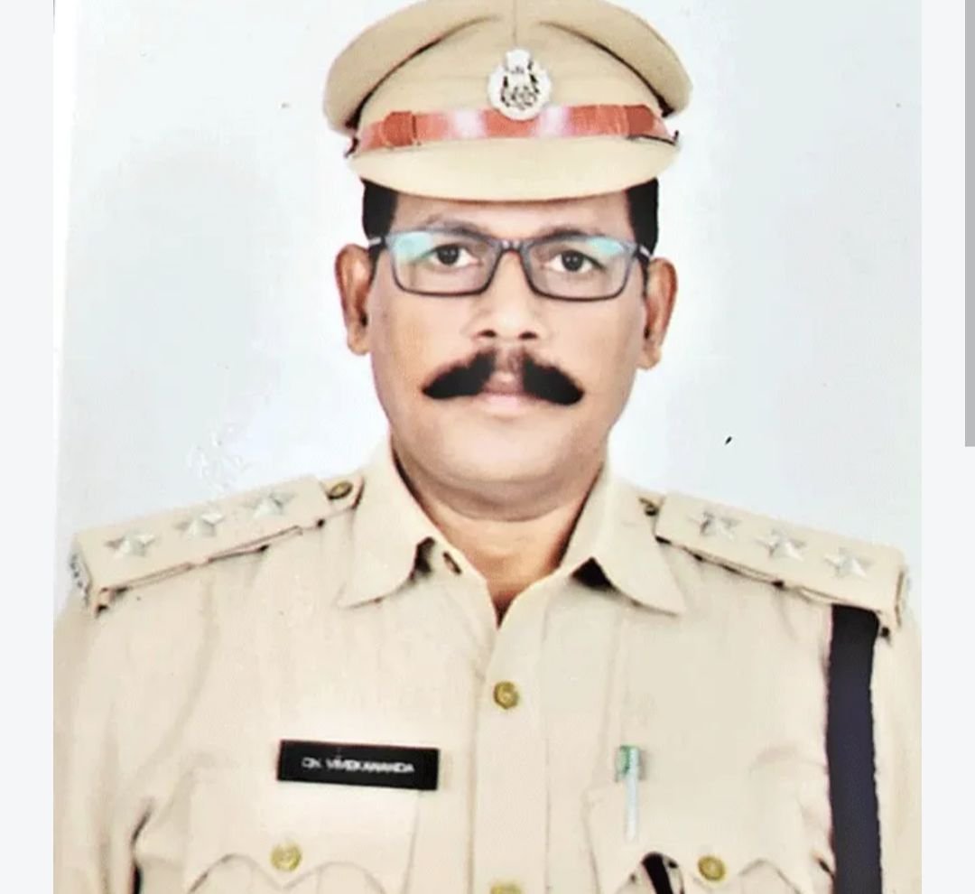కాపు టైగర్ డిఎస్పి వివేకానంద కి అడిషనల్ ఎస్పీగా పదోన్నతి