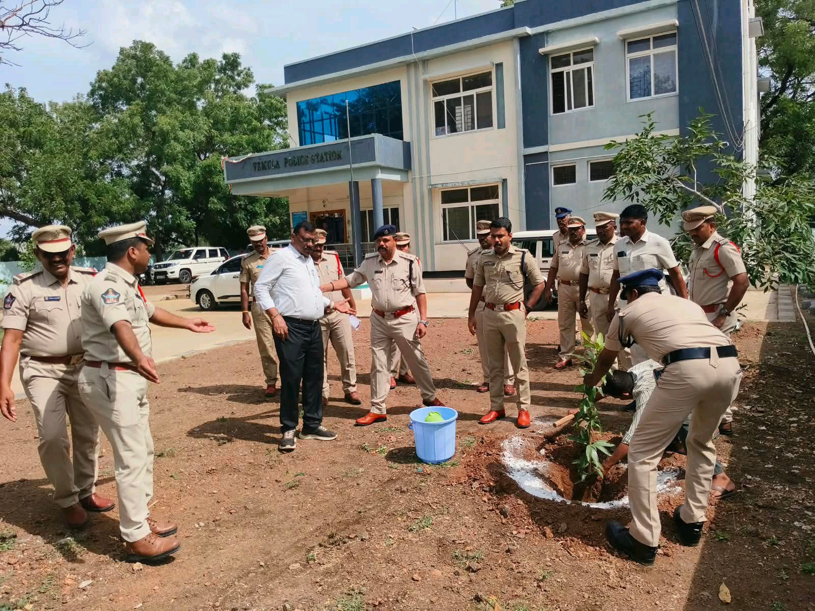 వేముల పోలీస్ స్టేషన్ ను ఆకస్మిక తనిఖీ చేసిన ఎస్పీ *వేముల,