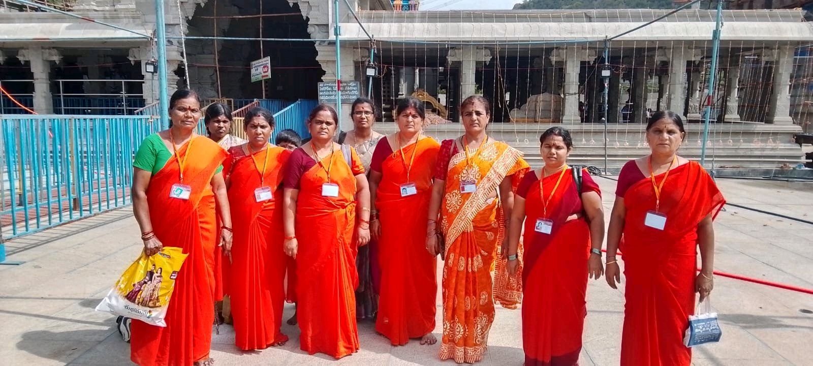 గండి క్షేత్రం సేవాలో శ్రీ ఆంజనేయ సేవా సమితి భక్త బృందం