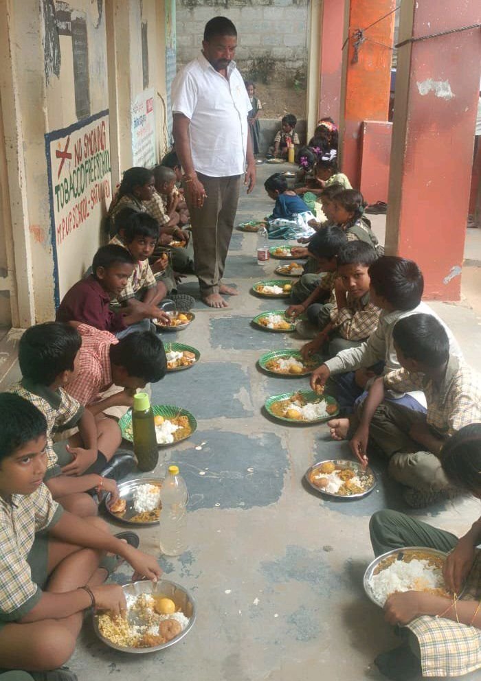 విద్యార్థులు చదువుని యిష్టంగా చదవండి.... AMC డైరెక్టర్