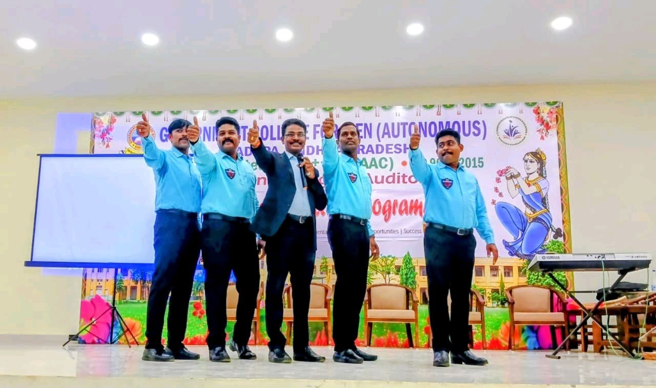 కడప ఆర్ట్స్ కాలేజ్ నందు పోలీస్ కళా-జాగృతి బృంద నాటకం
