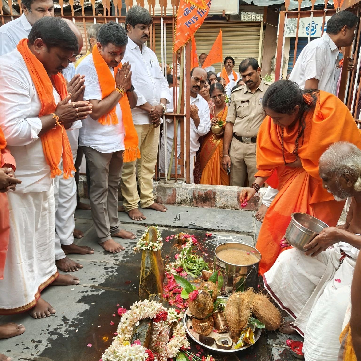 ప్రొద్దుటూరు పోతురాజుస్వామి గడ్డలో  108 కలశాల జలాభిషేకం
