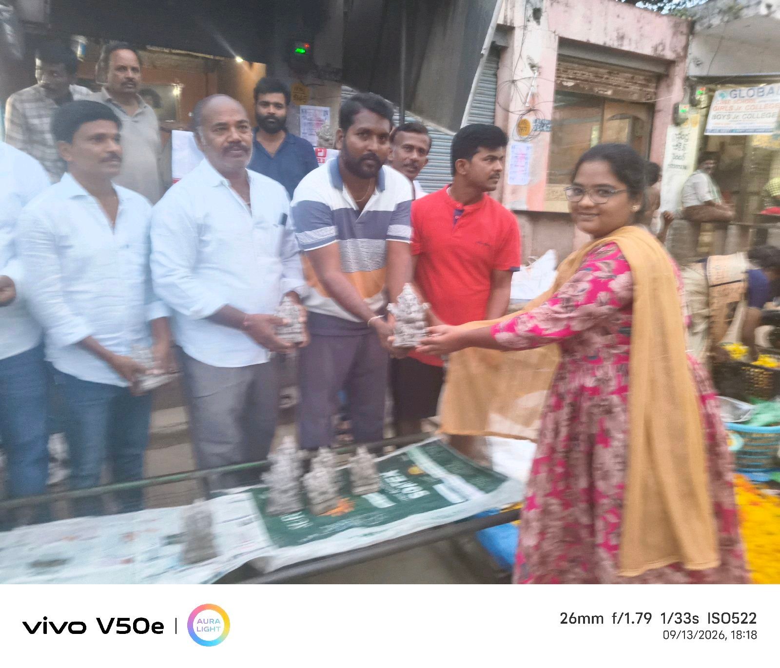 కొత్తచెరువు జనసేన పార్టీ వారు  మట్టి వినాయకుల  పంపిణీ