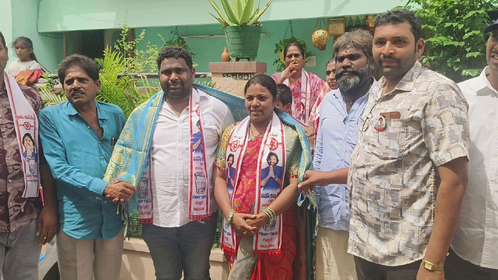 వ్యక్తిగత ప్రయోజనాల కోసం జనసేనను సర్వనాశనం చేస్తున్నారు