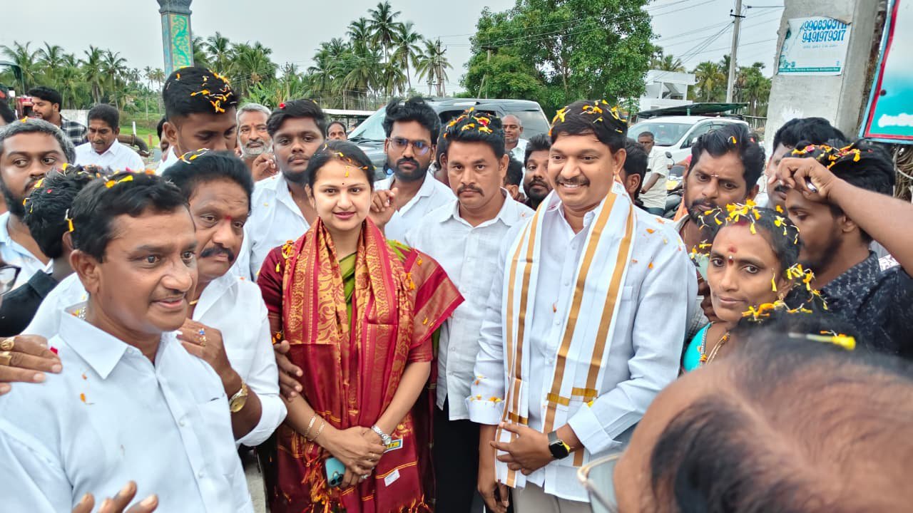 అత్యంత వైభవంగా స్వర్గీయ వంగవీటి రంగా విగ్రహం ఆవిష్కరణ...