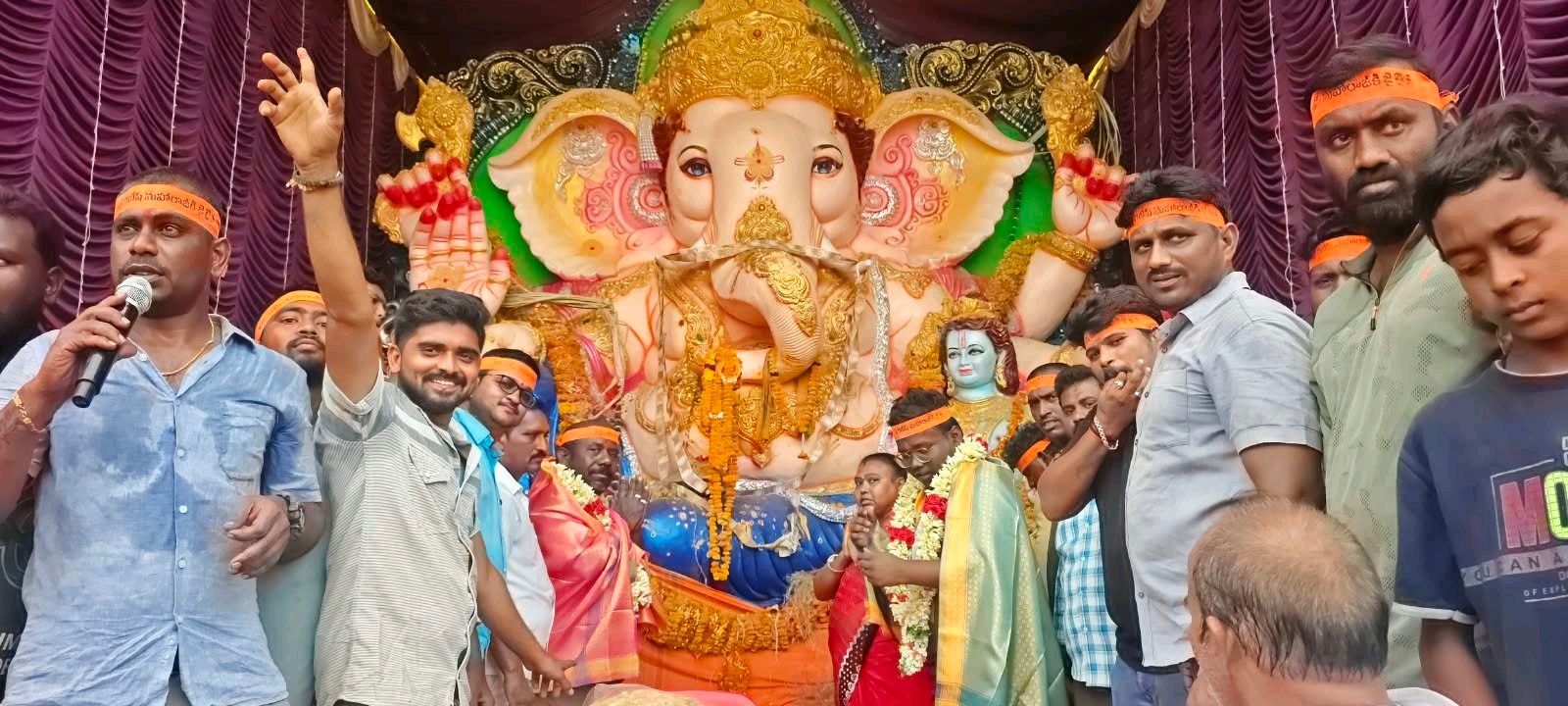 కొండాపురంలో 22 అడుగుల భారీ వినాయకుని నిమర్జనం