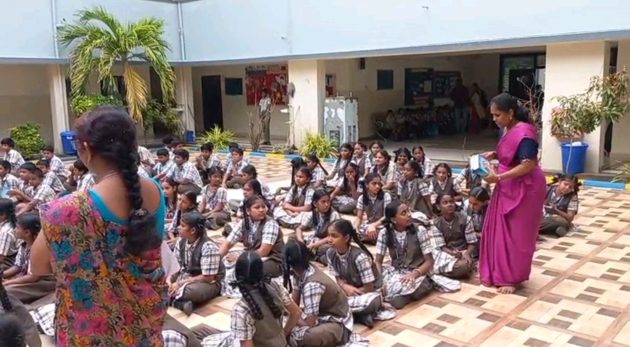పుస్తక జ్ఞానంతో పాటు జీవిత జ్ఞానాన్ని కూడా అందిద్దాం🙏🏻