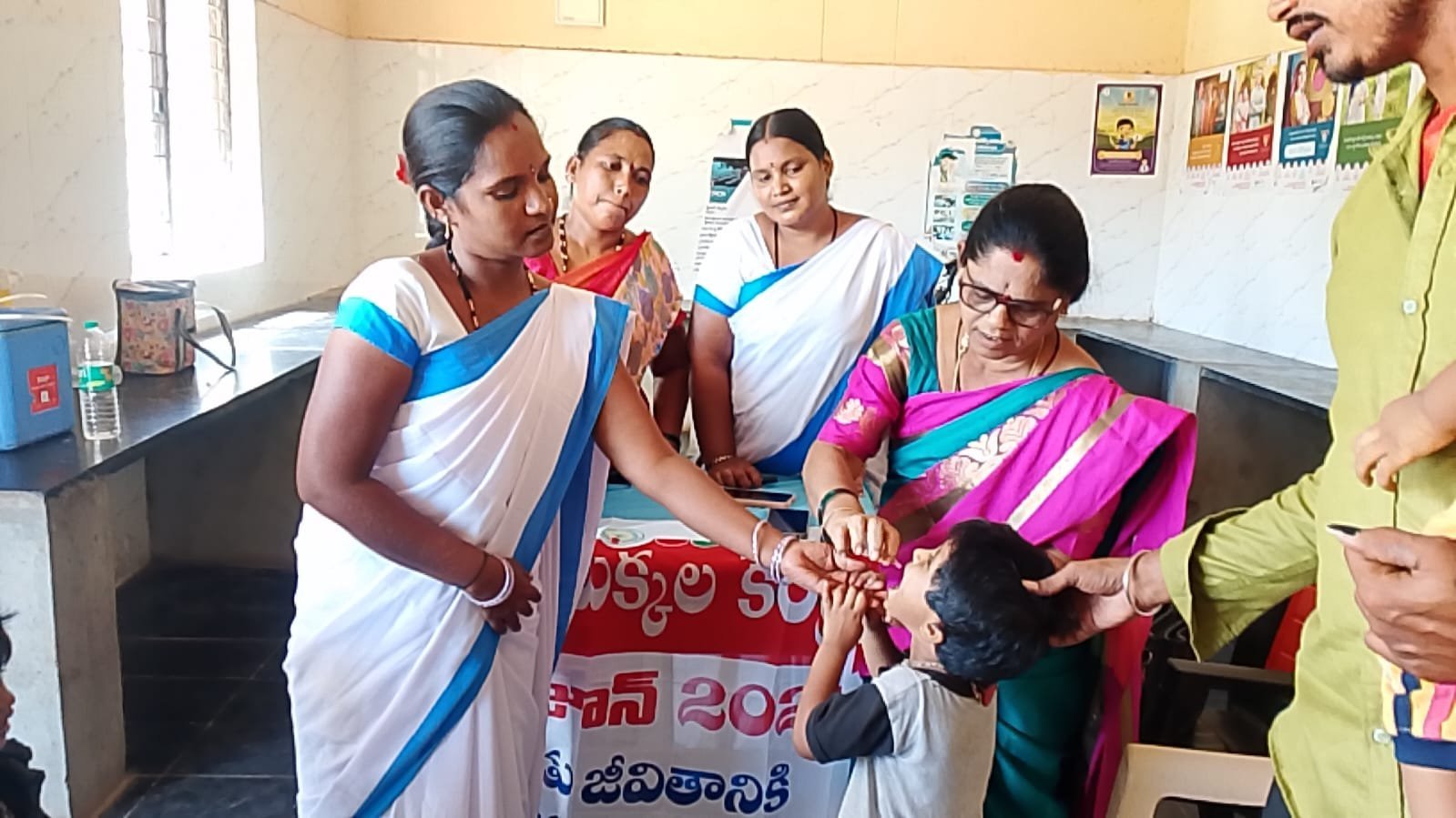 కోసిగిలో పల్స్ పోలియో కార్యక్రమం విజయవంతం