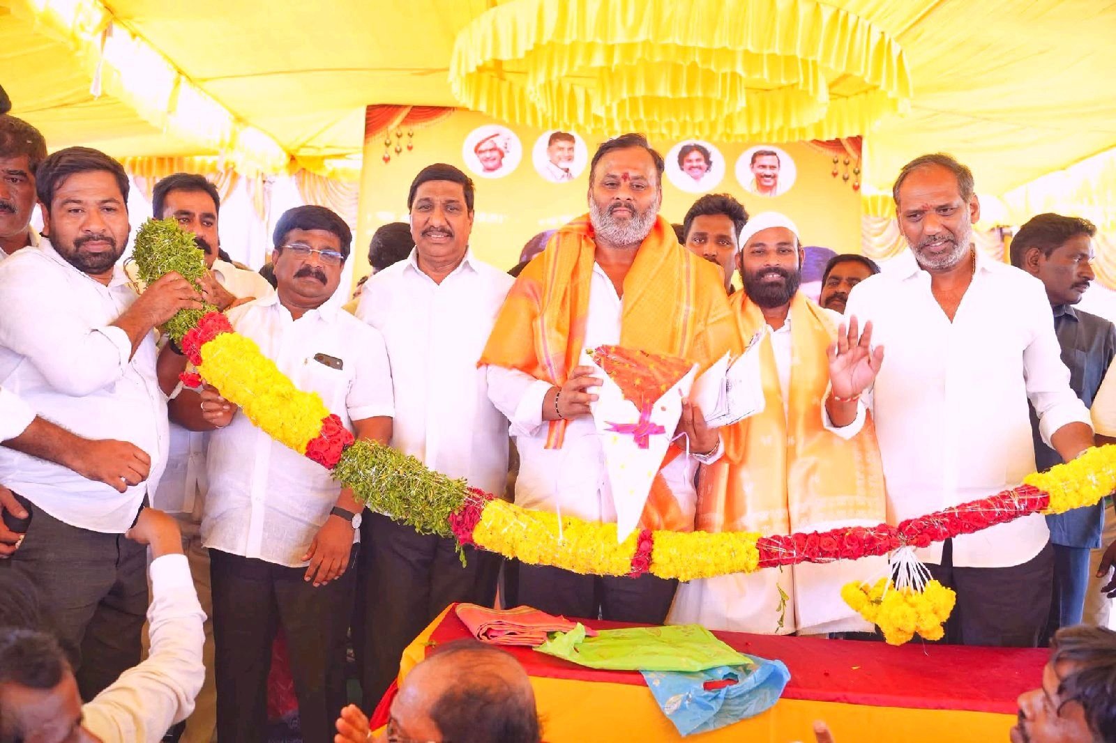 స్థానిక ఎన్నికలపై మంత్రుల కీలక సమీక్ష:, మంత్రి మండిపల్లి