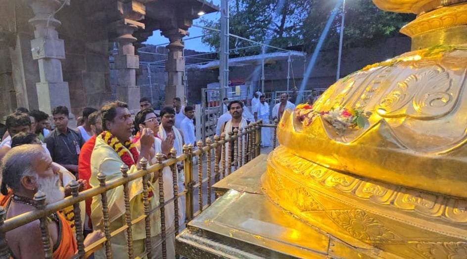 మల్లన్నను దర్శించుకున్న తెలంగాణ మంత్రి