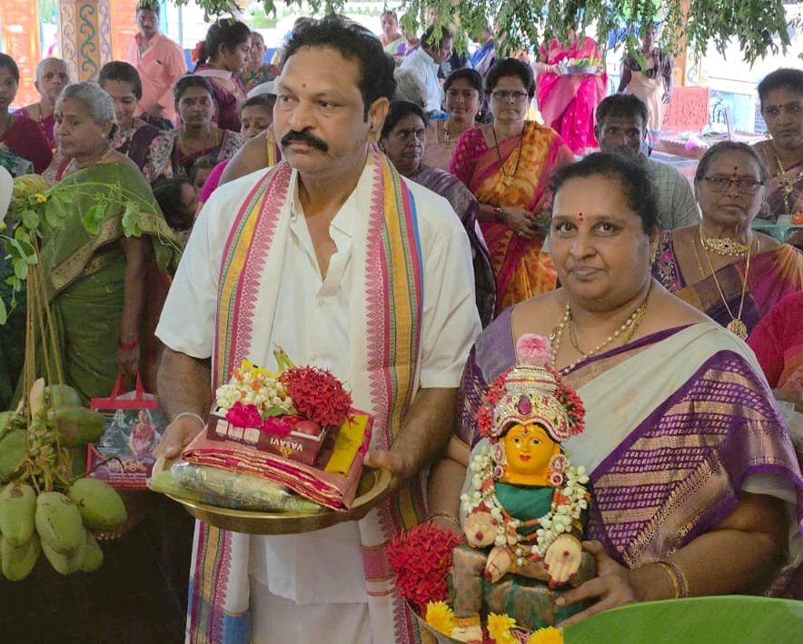 శాఖంబరి దేవిగా దర్శనం యిచ్చిన లోకమాత పార్వతి దేవి