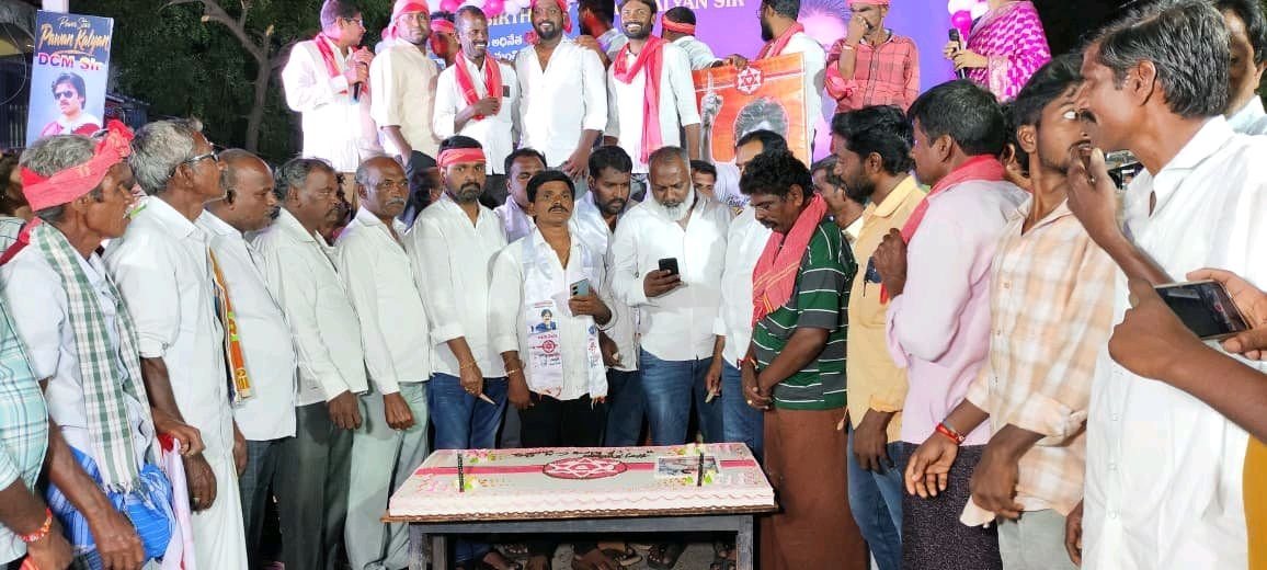 కొత్తచెరువులో పవన్ కళ్యాణ్ జన్మదినోత్సవ వేడుకలు