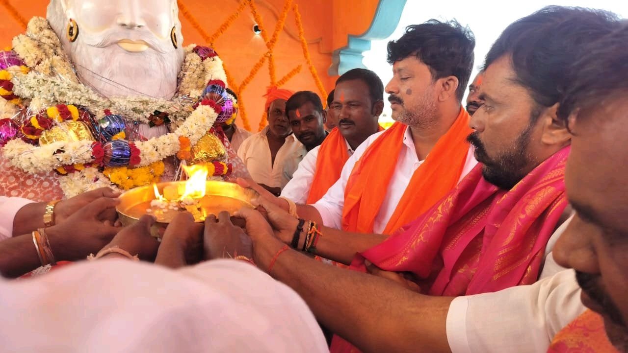 ధర్మమార్గాన్ని చూపిన మహనీయుడు వాల్మీకి మహర్షి