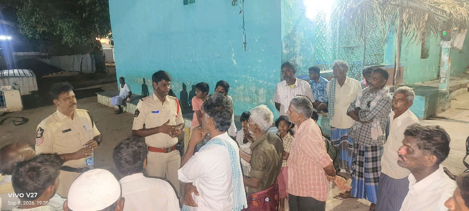 *గ్రామ సమావేశంలో ఎస్సై చెన్నయ్య