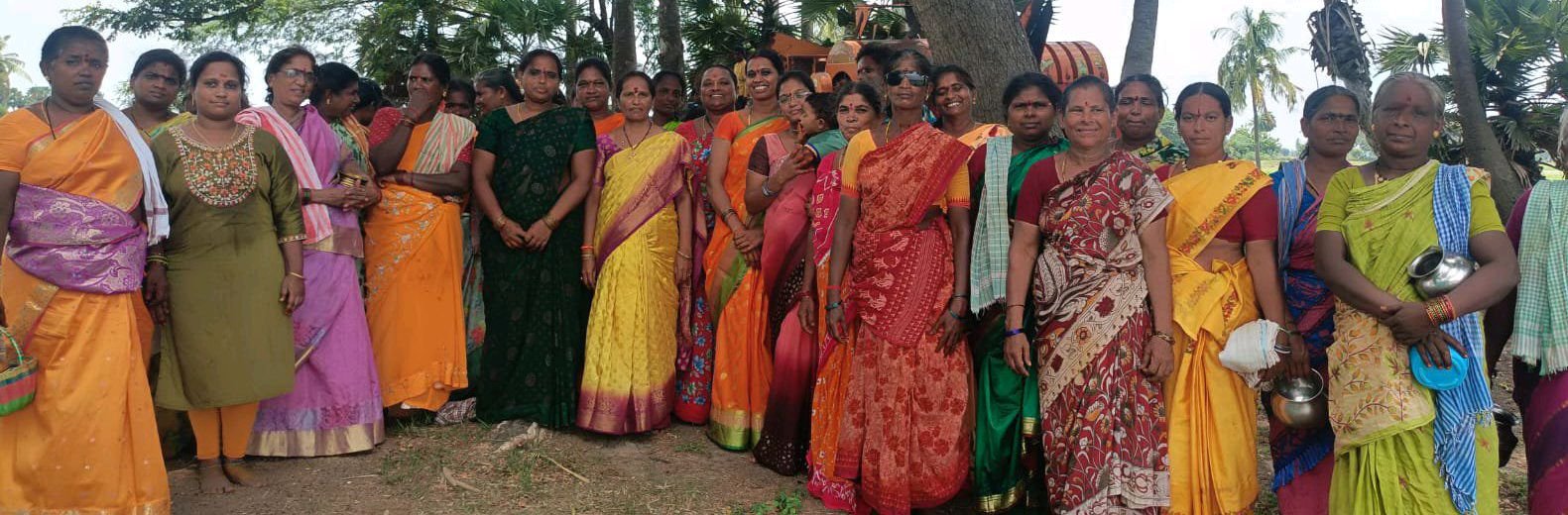 సాతులూరు గ్రామంలో దుర్గమ్మకు 101 బిందెల నీటితో జలాభిషేకం