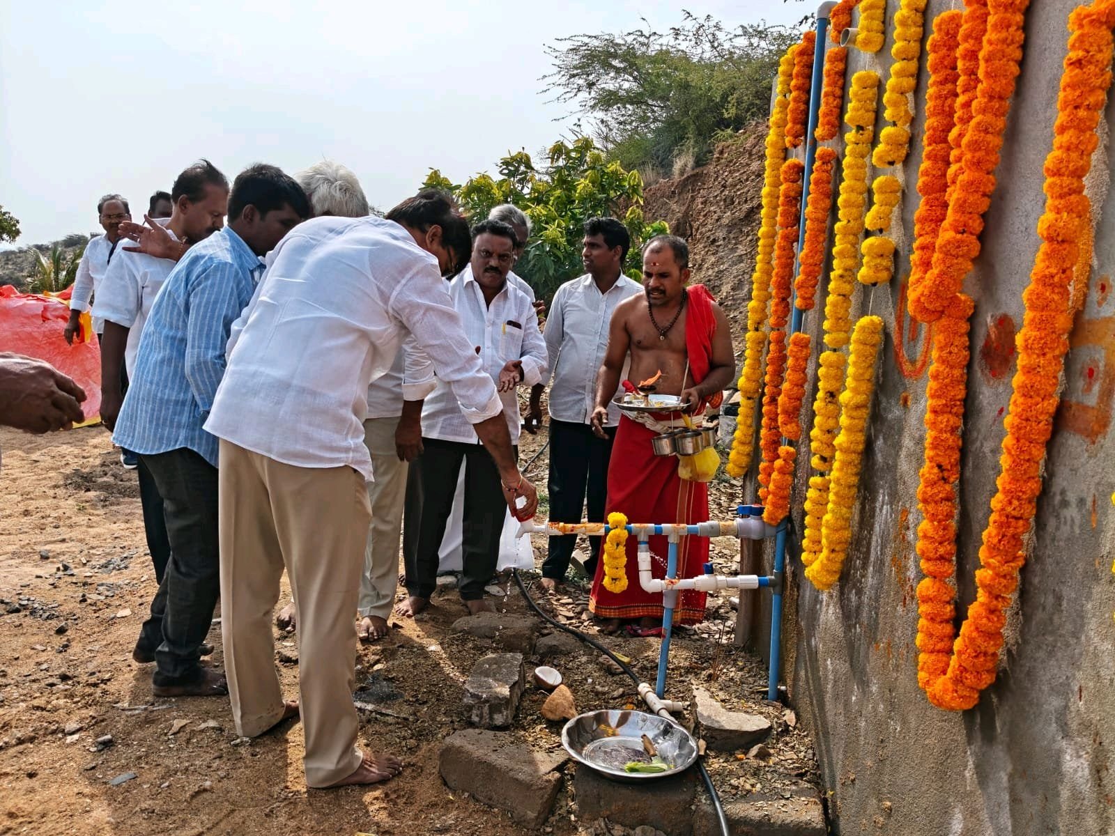 కొండాపురంలో మంచినీటి పైపులైన్ ప్రారంభం