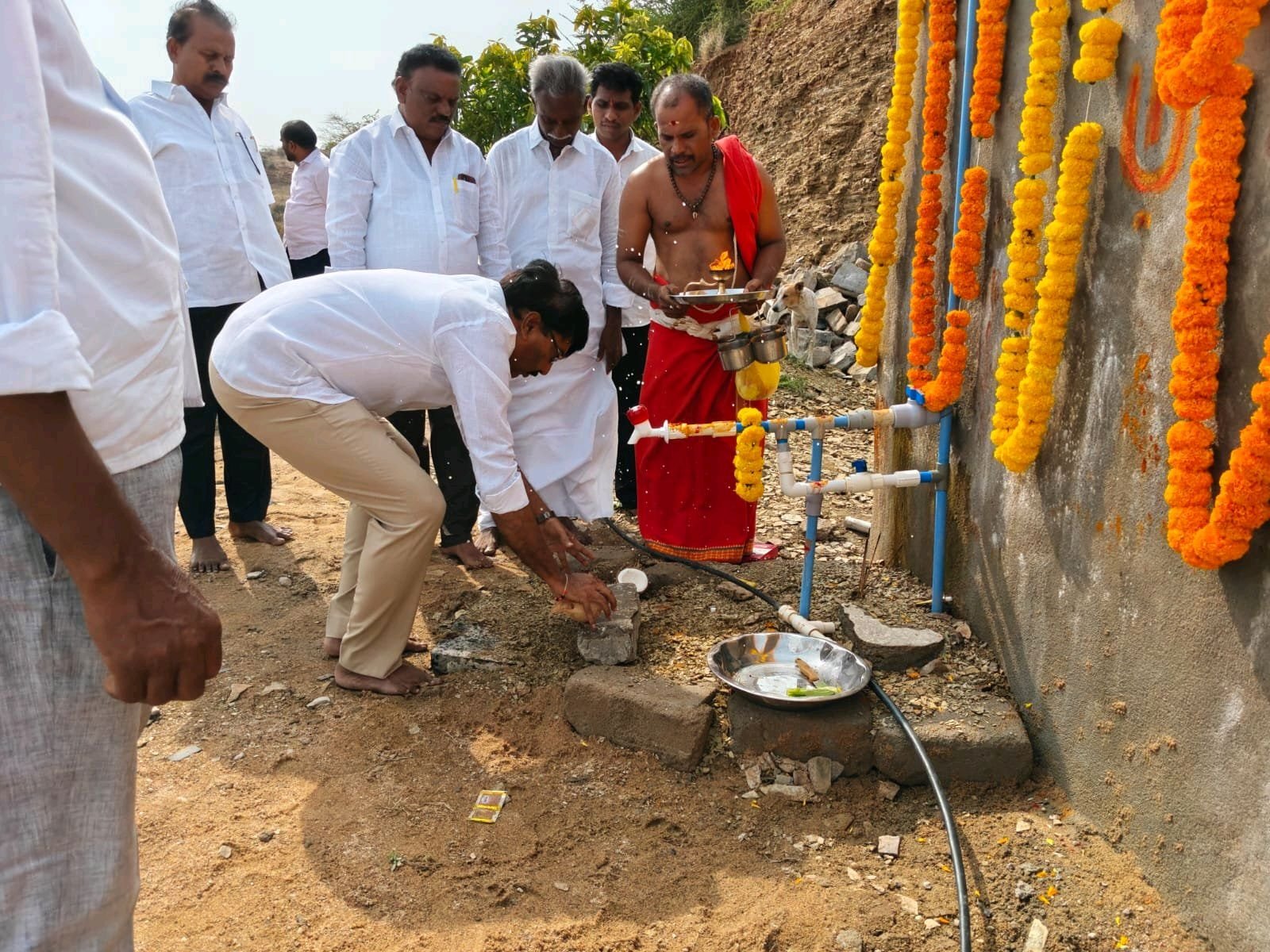 కొండాపురంలో మంచినీటి పైపులైన్ ప్రారంభం