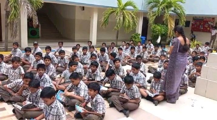 పుస్తక జ్ఞానంతో పాటు జీవిత జ్ఞానాన్ని కూడా అందిద్దాం🙏🏻