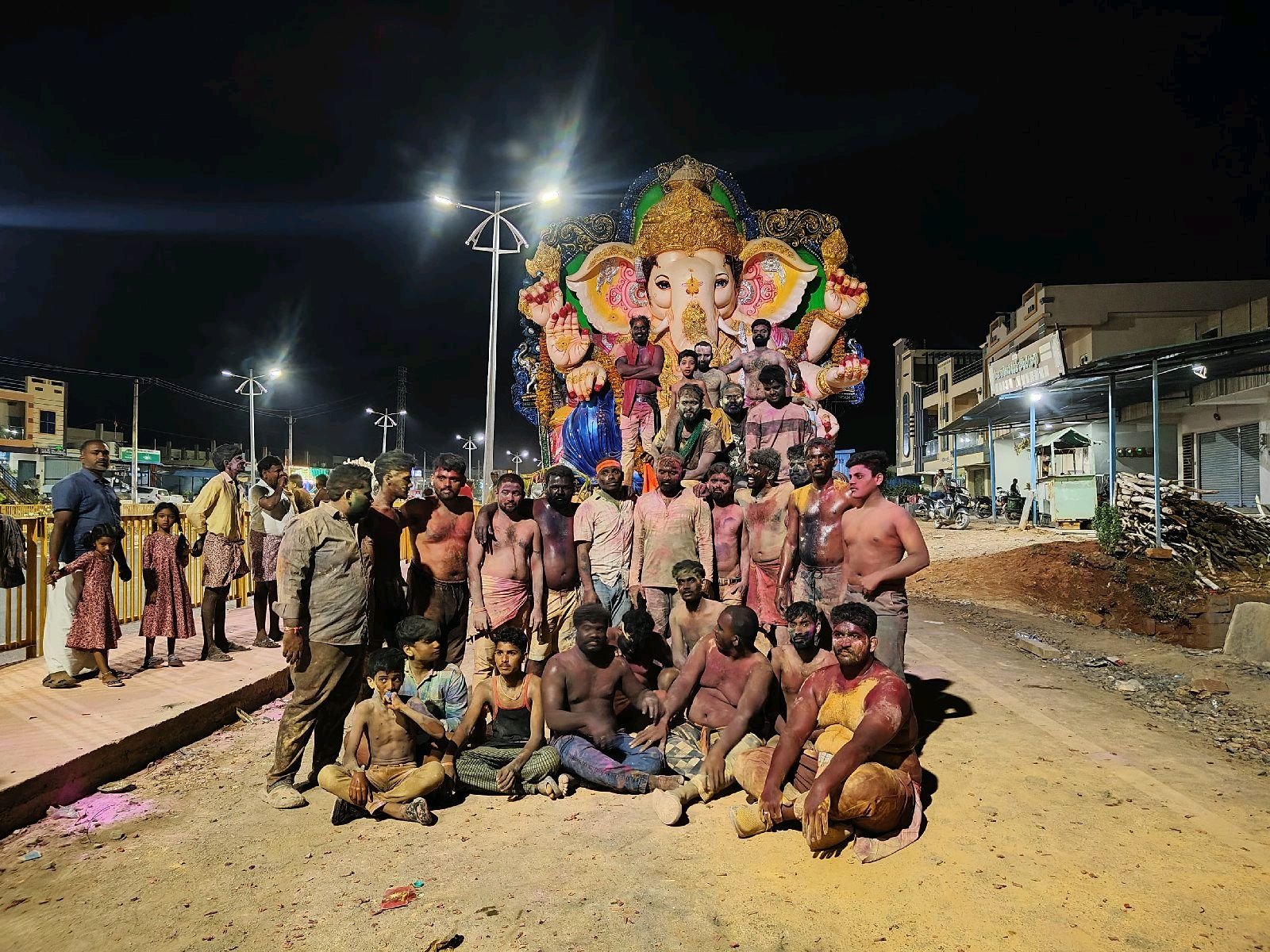 కొండాపురంలో 22 అడుగుల భారీ వినాయకుని నిమర్జనం