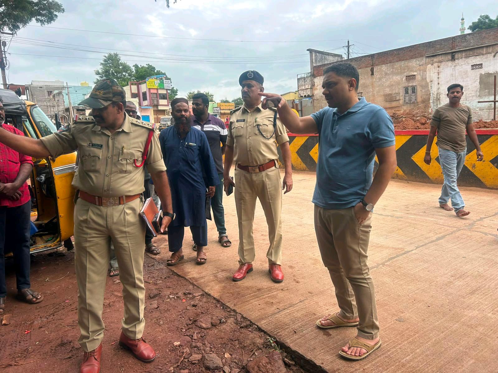 సున్నిపెంటలో నంద్యాల జిల్లా SP సునీల్ షొరాణ్,  పర్యటన